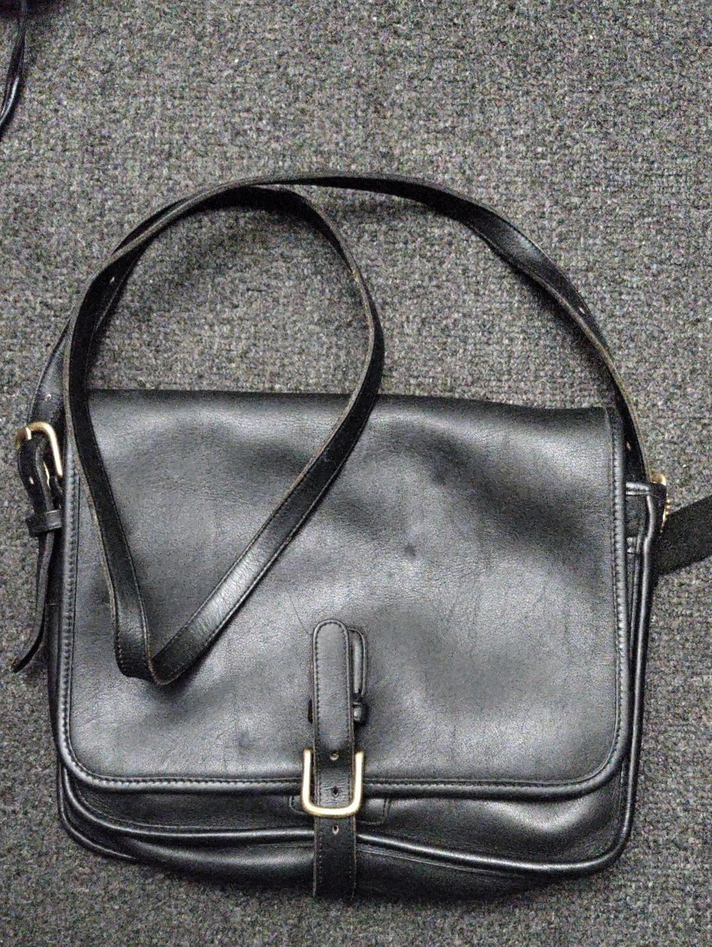 Coach Black Leather Crossbody Bag - Classic Messenger Style